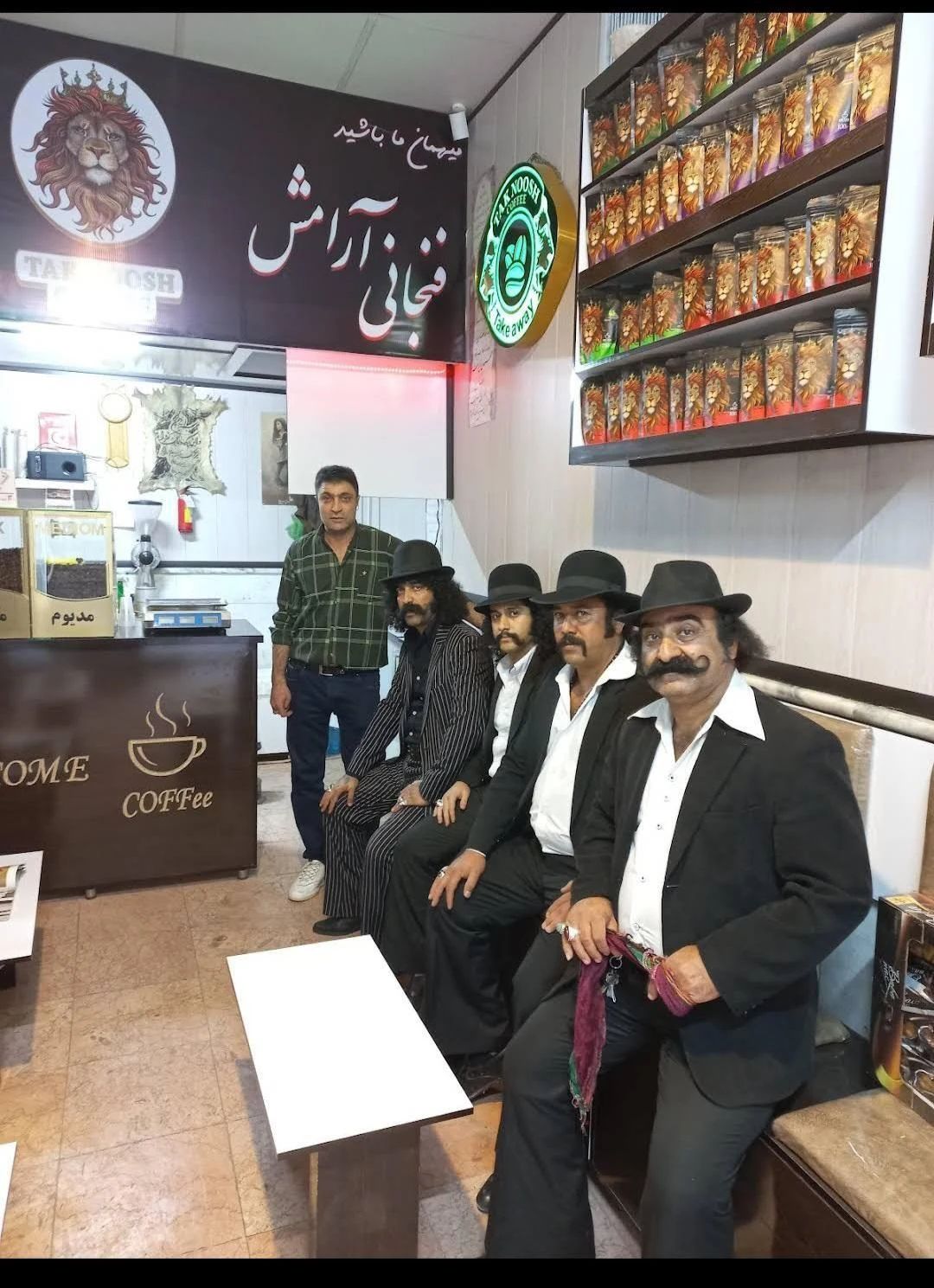 قهوه شاهان - فست فود در مشهد - تصویر 3