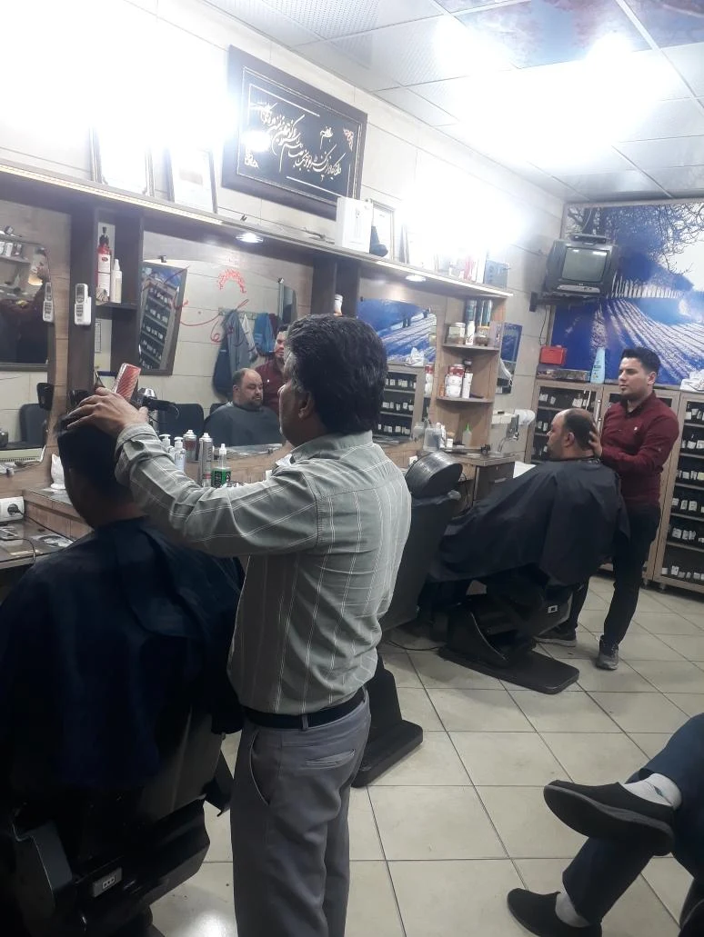 آرایشگاه مردانه حسین