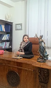 وکیل آذر مینائی