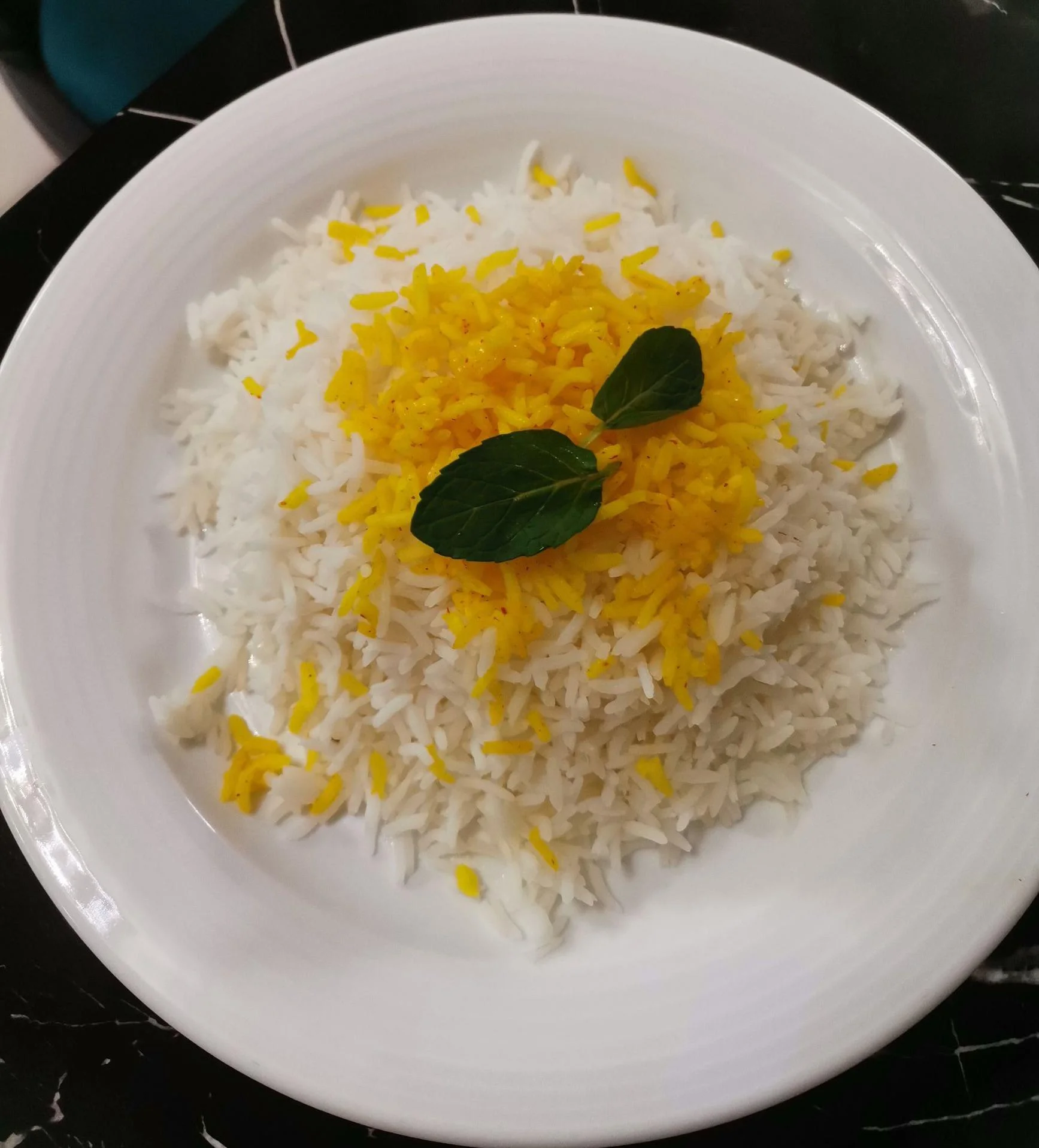 رستوران ایرانیان ائل‌گلی