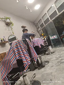 آرایشگاه نظیف کار
