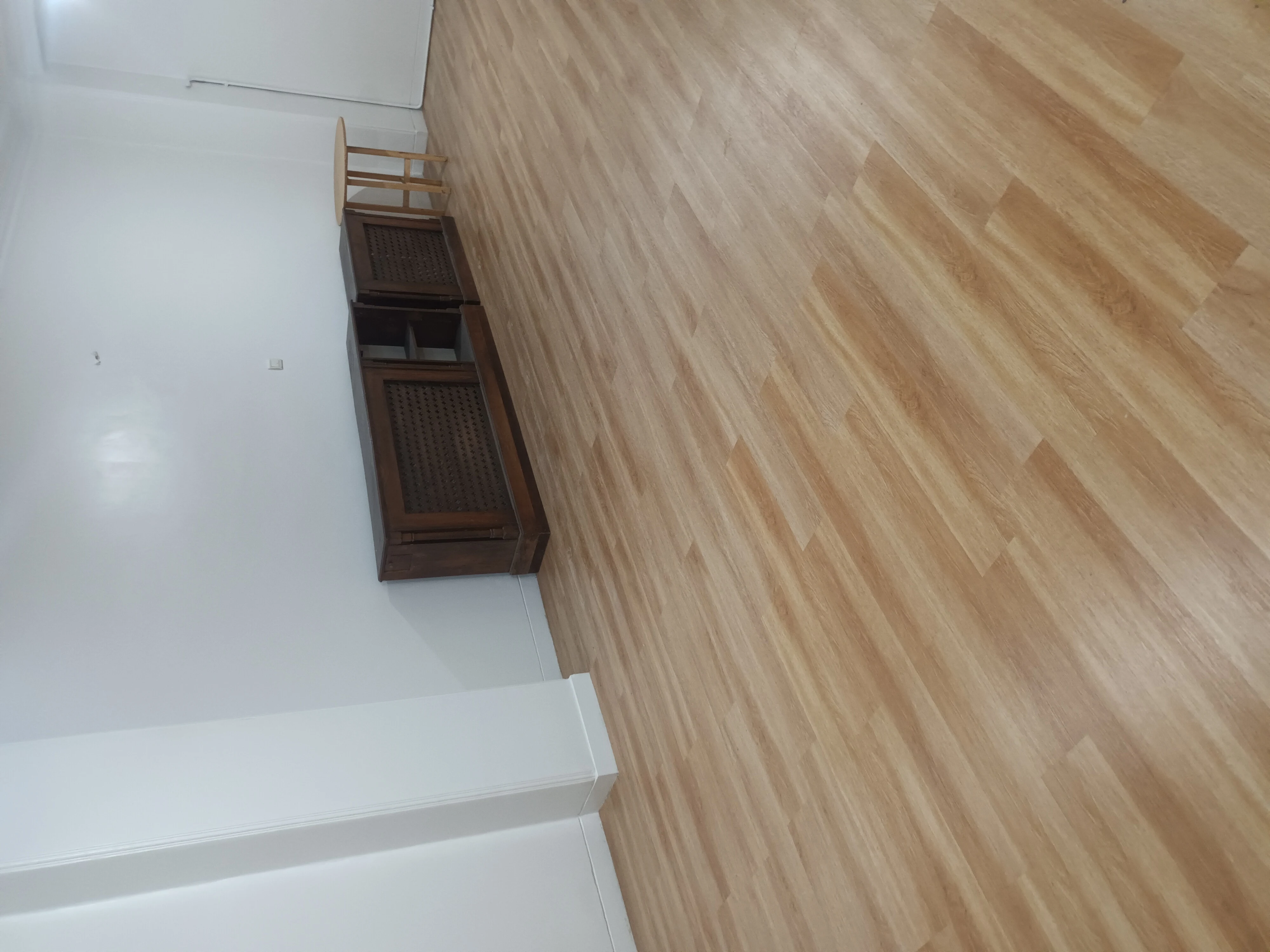 نصاب پارکت وقرنیز وکفپوش وماربل وترمووال امامی