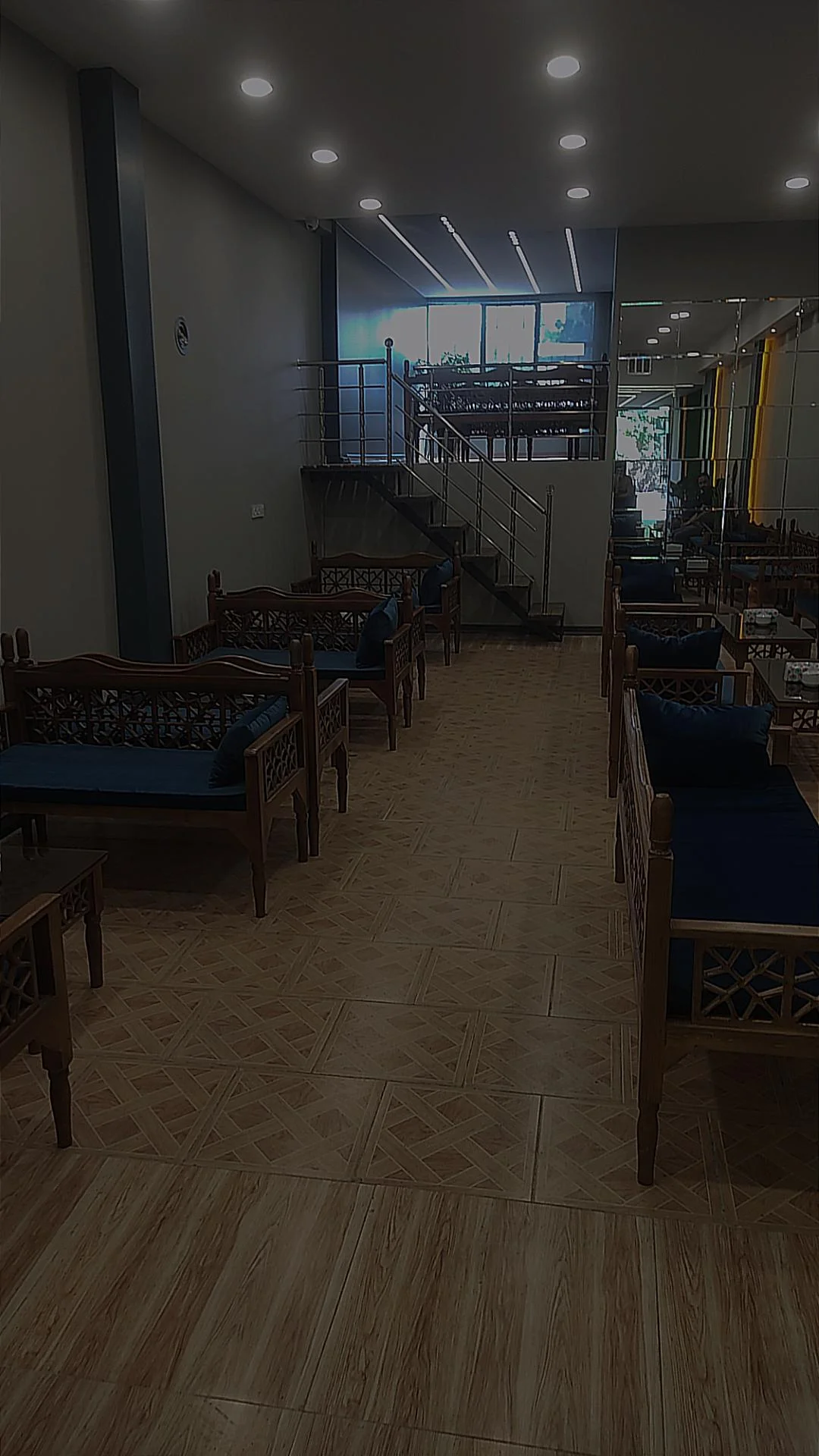 کافه و قلیان‌سرای مادو